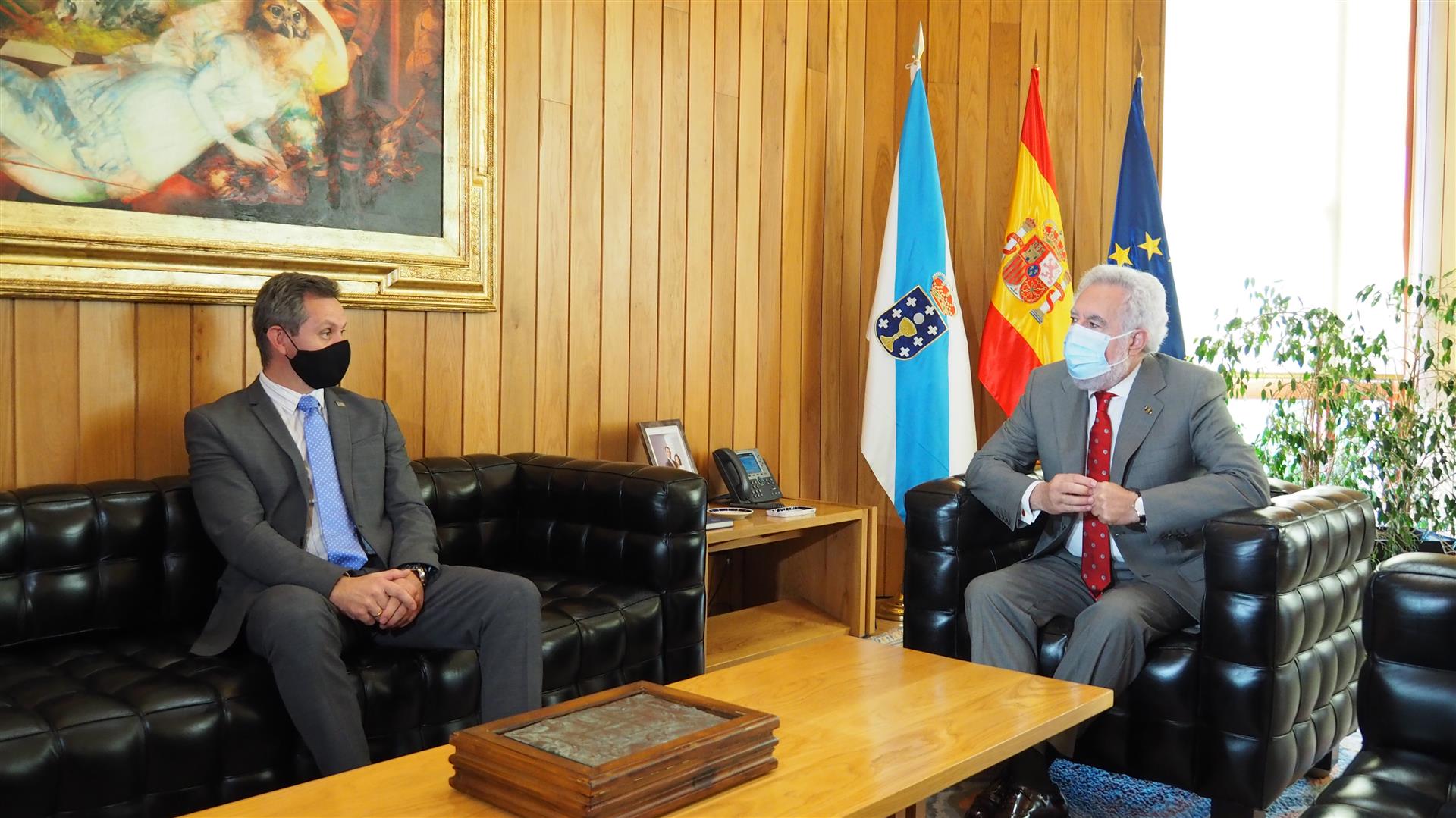 Foto da noticia:Santalices reitera ao delegado do Goberno a lealdade institucional do Parlamento de Galicia
